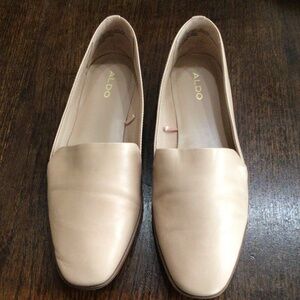 Aldo flesh colored flats. Size 7.5